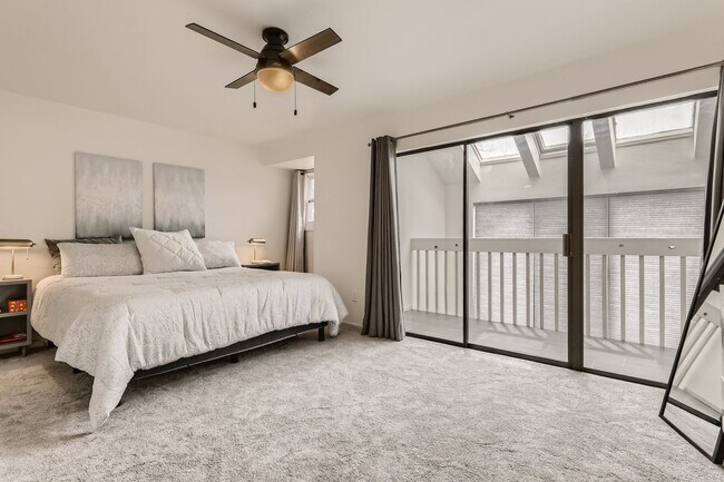 Foto del edificio - Updated 3 BDR Townhome in King's Ridge