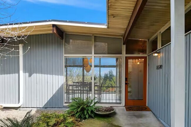 Building Photo - Sheridan Heights - Lake Forest Park House