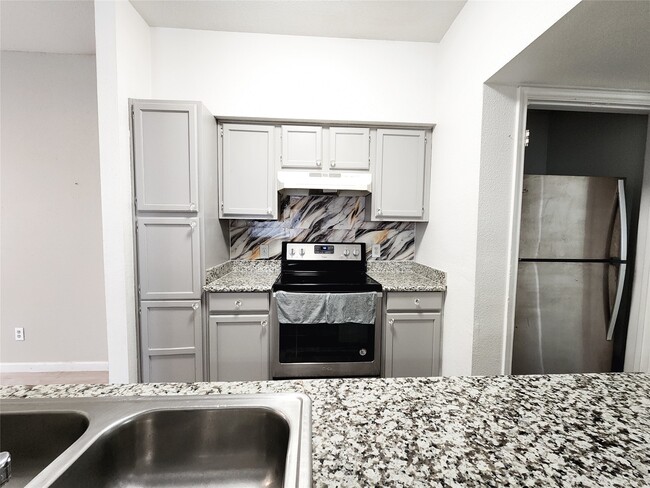 Building Photo - 14550 Fonmeadow Dr