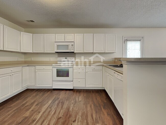 Foto del edificio - 132 Wildberry Ln