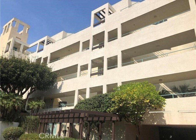 Building Photo - 520 The Vlg