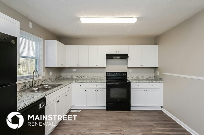 Building Photo - 4975 Manor Dr SW