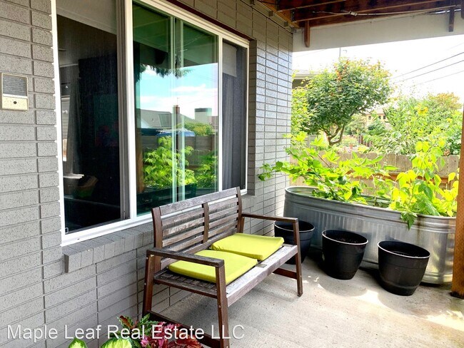 Foto del edificio - 4 br, 3.5 bath House - 4878 Beach Drive SW