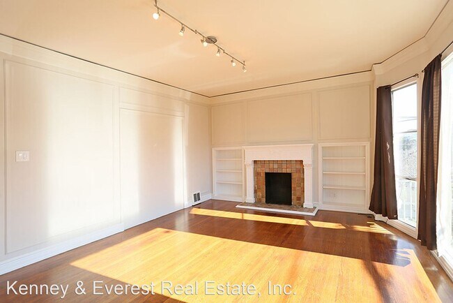 Building Photo - 4 br, 1 bath House - 2034 Grove Street