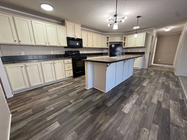 Foto del edificio - 12457 St Michel Ave