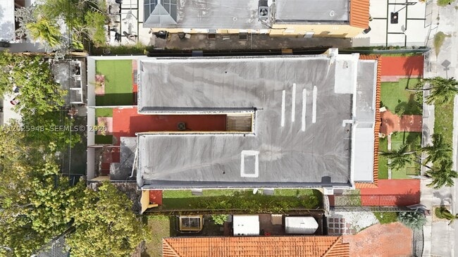 Building Photo - 1745 SW 17th St