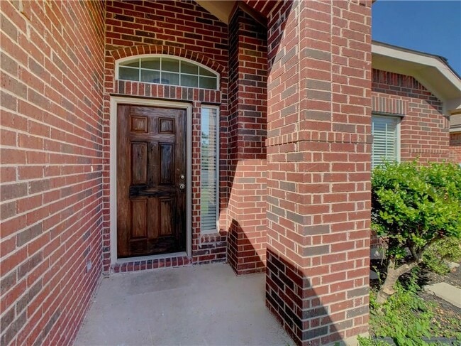 Building Photo - 1341 Rainbow Parke Dr