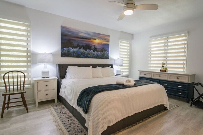 Foto del edificio - 2750 Holly Hill Dr