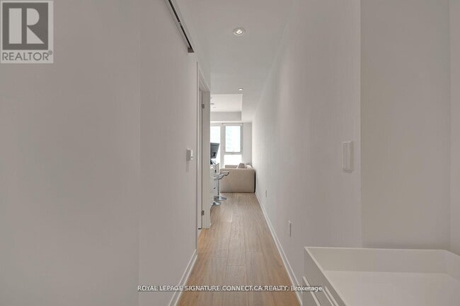 Photo du bâtiment - 15 Lower Jarvis St