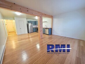 Building Photo - 1833 Bay St