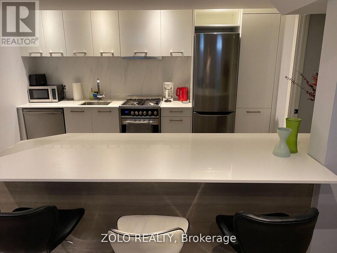 Photo principale - 144 Northcliffe Blvd