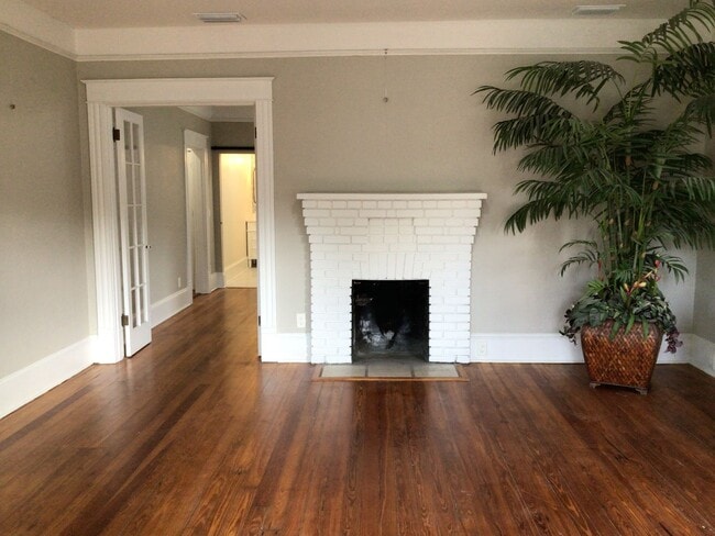 Photo - 203 S Main St House