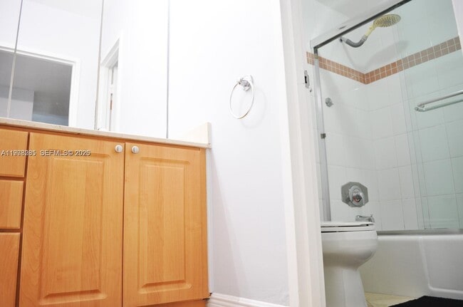 Foto del edificio - 100 Lincoln Rd