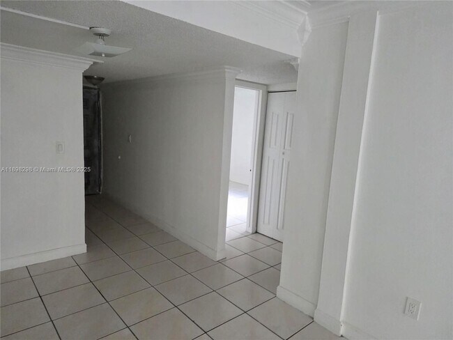 Foto del edificio - 10000 NW 80th Ct