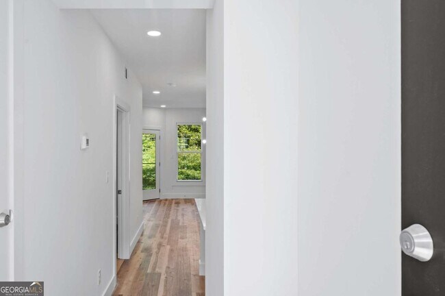 Building Photo - 855 Piedmont Ave NE