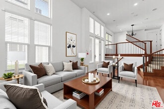 Building Photo - 6010 S Celedon Creek