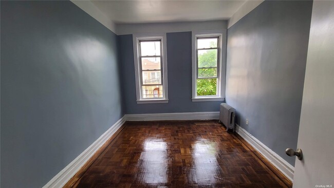 Foto del edificio - 1055 Manor Ave