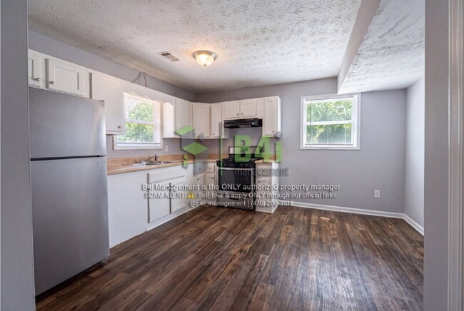 Foto del edificio - 1224 Creek Forest Ct NW