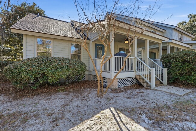 Foto del edificio - "Coastal Comfort Awaits: Spacious 2-Bed, 2-Bath Furnished Condo in Shipyard on Hilton Head Island!"
