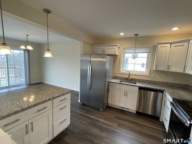 Building Photo - 28 Woodside Dr