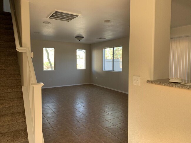 Building Photo - Spring Mountain Ranch 2 story home