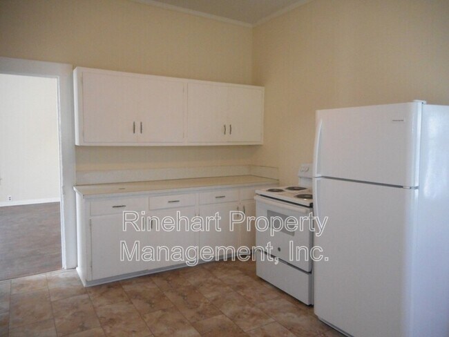 Building Photo - 343 Frayser St