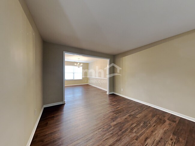Foto del edificio - 5152 Chasteal Trl