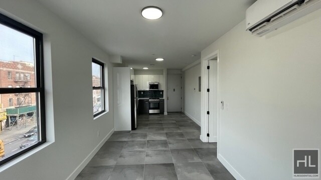 Foto principal - FRESHLY BUILT 1 BEDROOM UTICA AVE/PRIME CR...