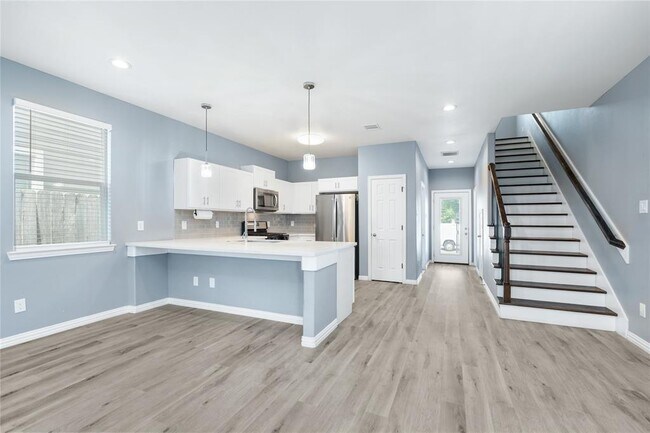 Foto del edificio - 7813 Sealey St
