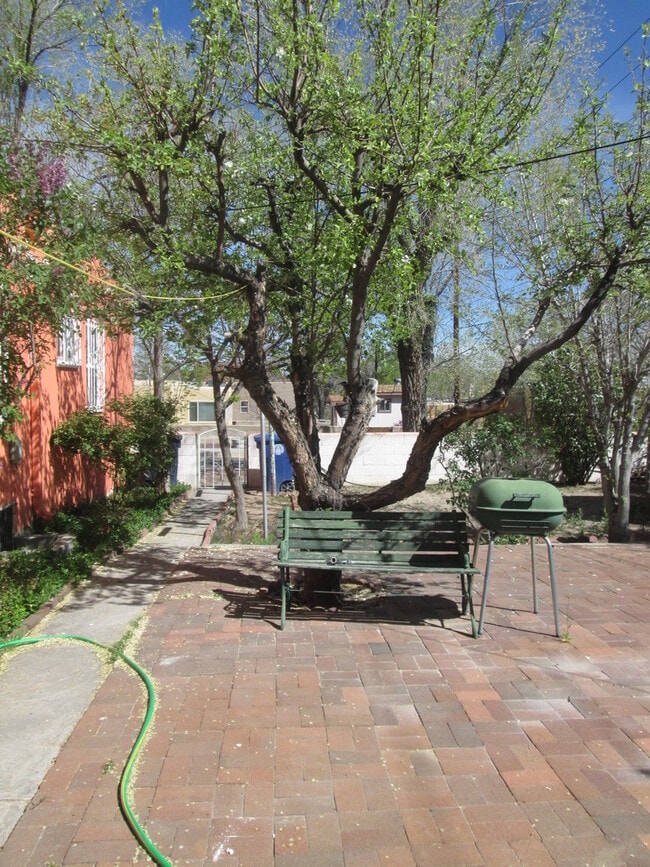 Building Photo - UNM LAW SCHOOL NORTH CAMPUS 3 Bedroom 2 Bath  with Garage