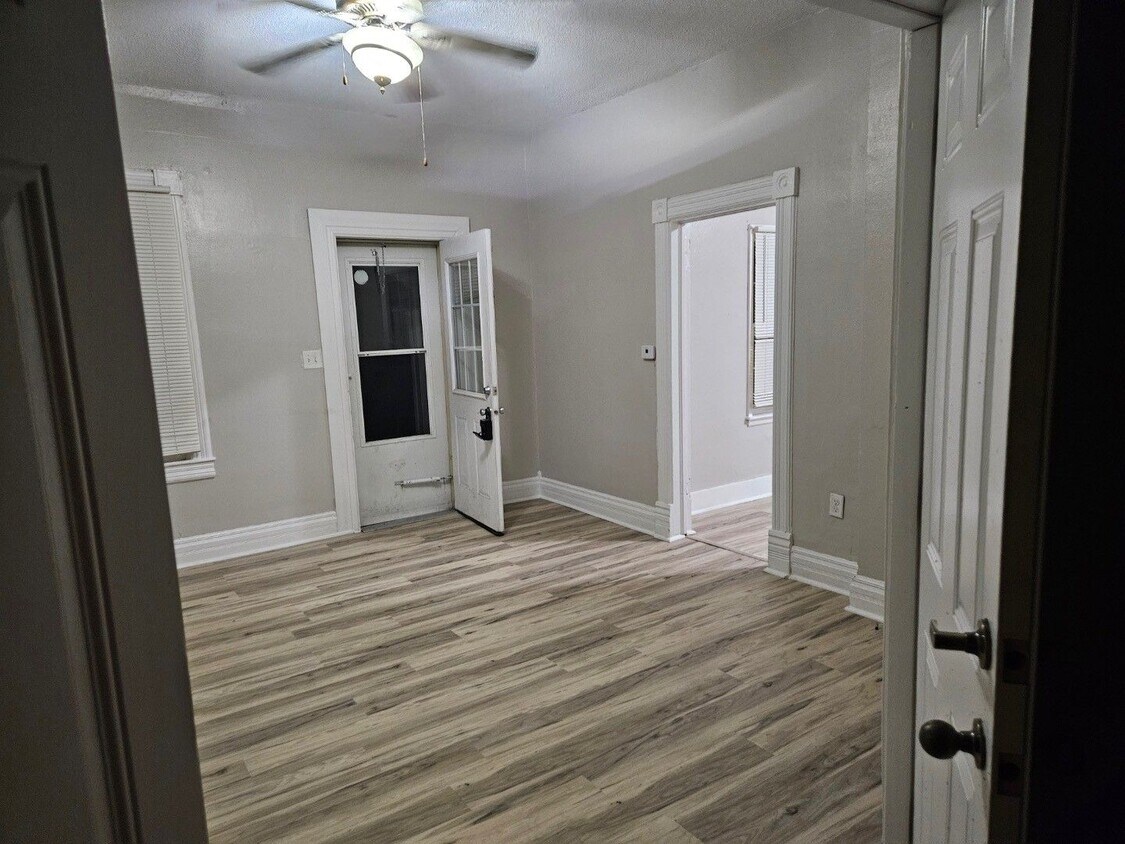 Foto del edificio - Nice 2 bedroom with unfinished basement an...