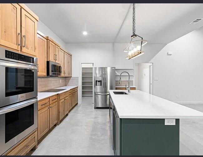 Foto del edificio - 1445 Co Rd 3690