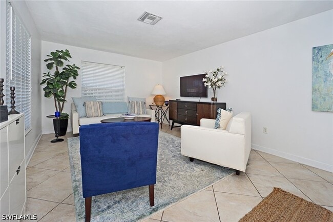 Foto del edificio - 768 96th Ave N