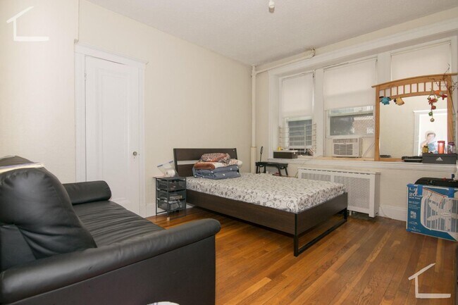 Building Photo - No Broker Fee Brighton One Bed - Available...