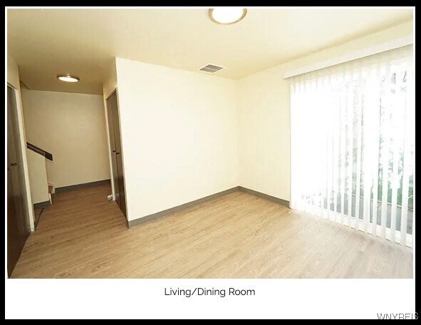 Foto del edificio - 318 Robin Rd
