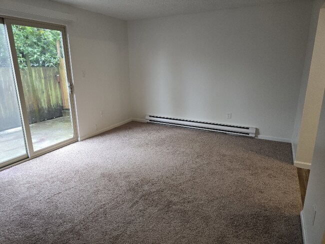 Building Photo - 409 E 34th St