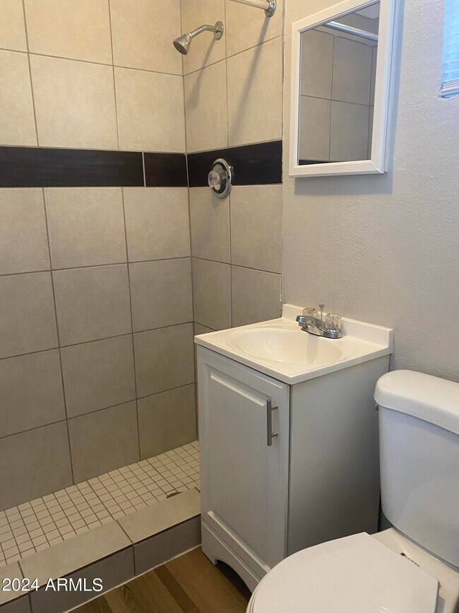 Foto del edificio - 1595 W Mountain View Rd
