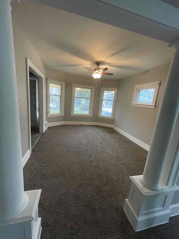 Building Photo - 458 E 123rd St