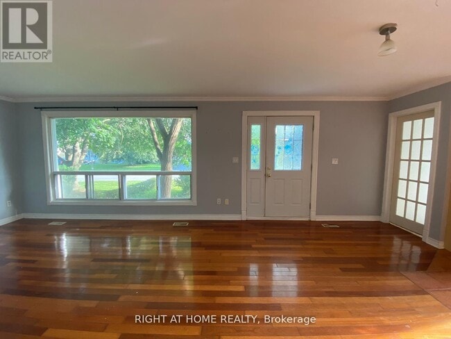 Building Photo - 413 Fernleigh Cir S