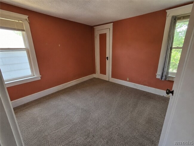 Building Photo - 147 W Winspear Ave