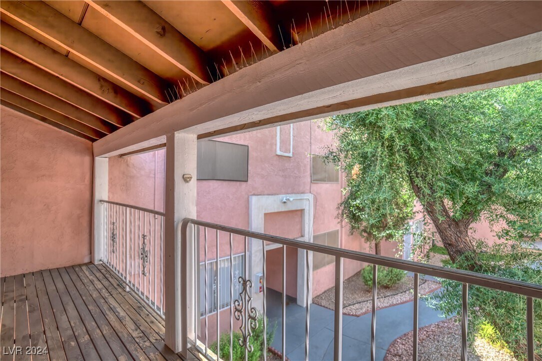 Foto principal - 2234 E Desert Inn Rd