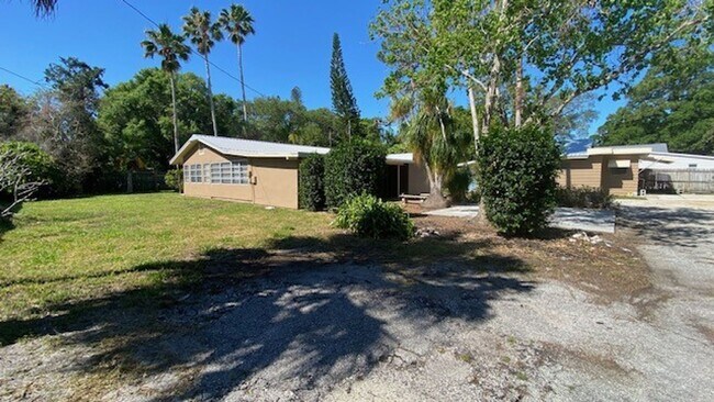 Foto del edificio - Great Location 3 Bedroom Home Fully Update...
