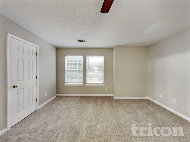 Foto del edificio - 3740 Longview Dr