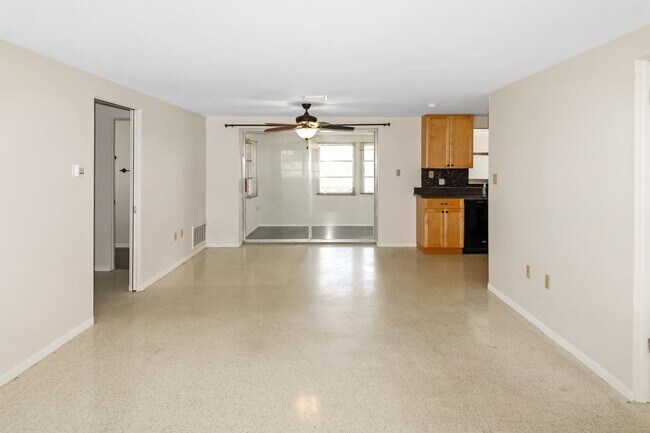 Building Photo - South Venice Annual Home for Rent