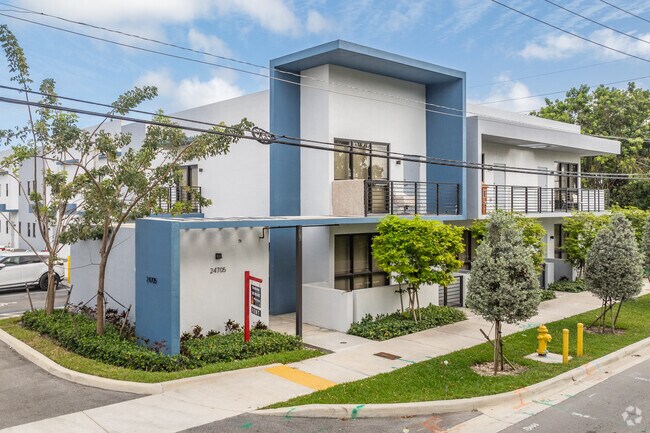 24705 SW 129th Ave - Foto del edificio - 24705 SW 129th Ave