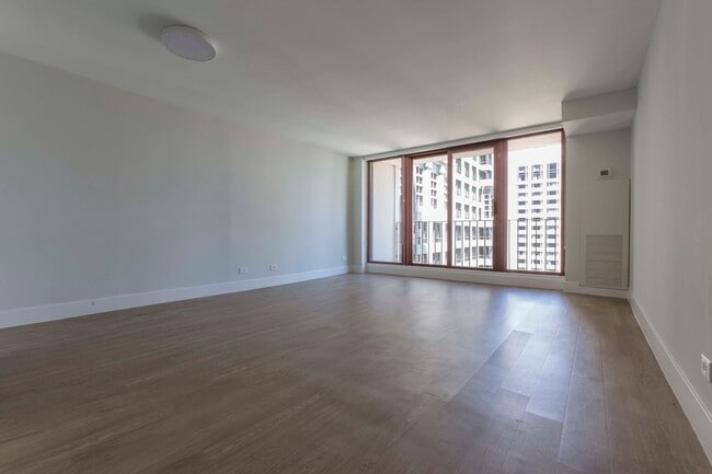 Building Photo - 200 N Dearborn St