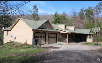 Building Photo - 655 Sunset Dr