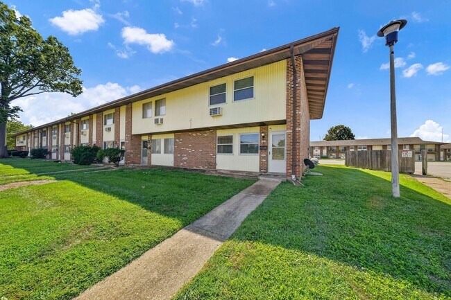 Building Photo - 7473 Hazelcrest Dr