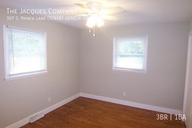 Building Photo - Very Clean Up to Date 3 Bedroom 1 Bath Hom...
