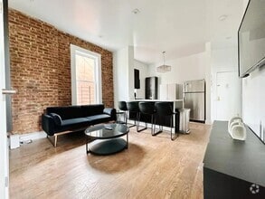 Building Photo - Furnished room/NOT APARTMENT